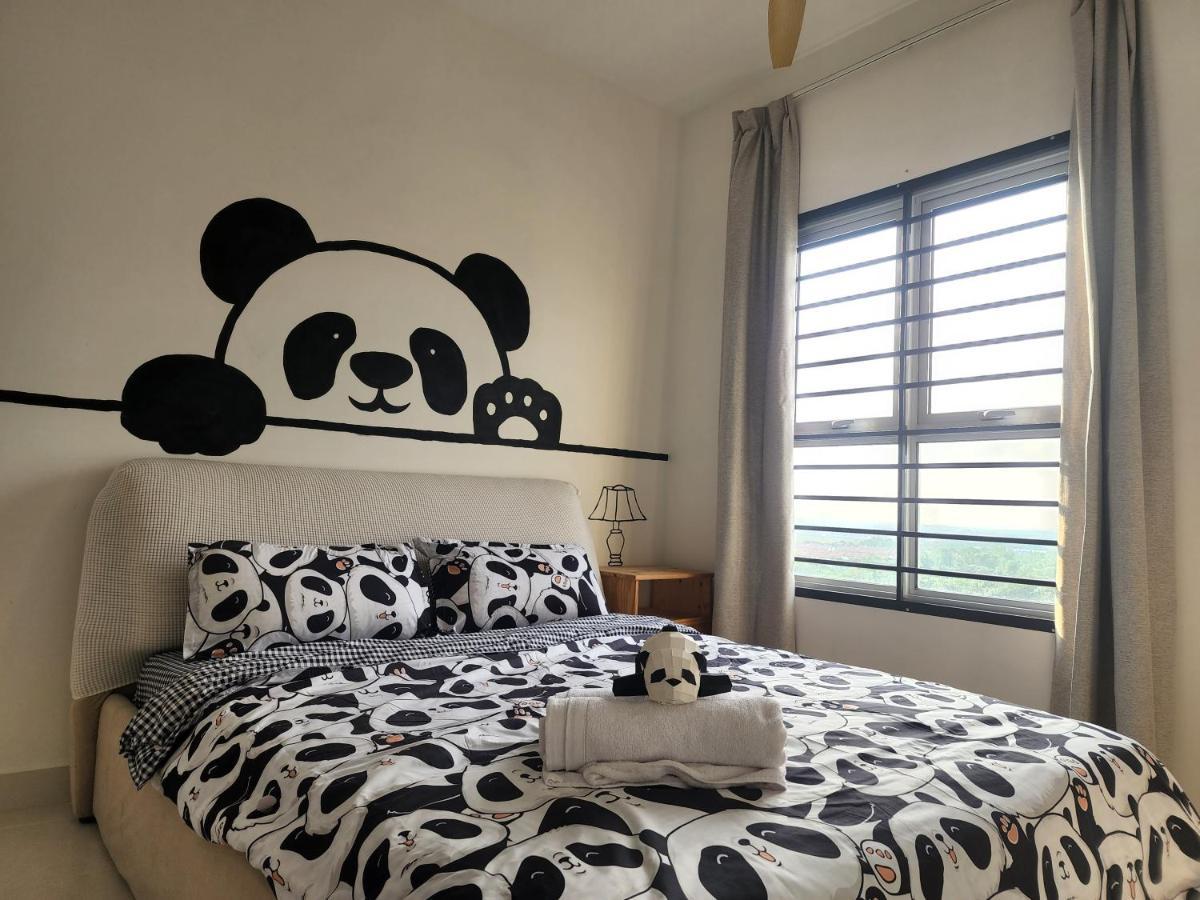 Ferienwohnung Netflix Panda House 3B2R Rimbayu Kota Kemuning With Atari Games Teluk Panglima Garang Exterior foto