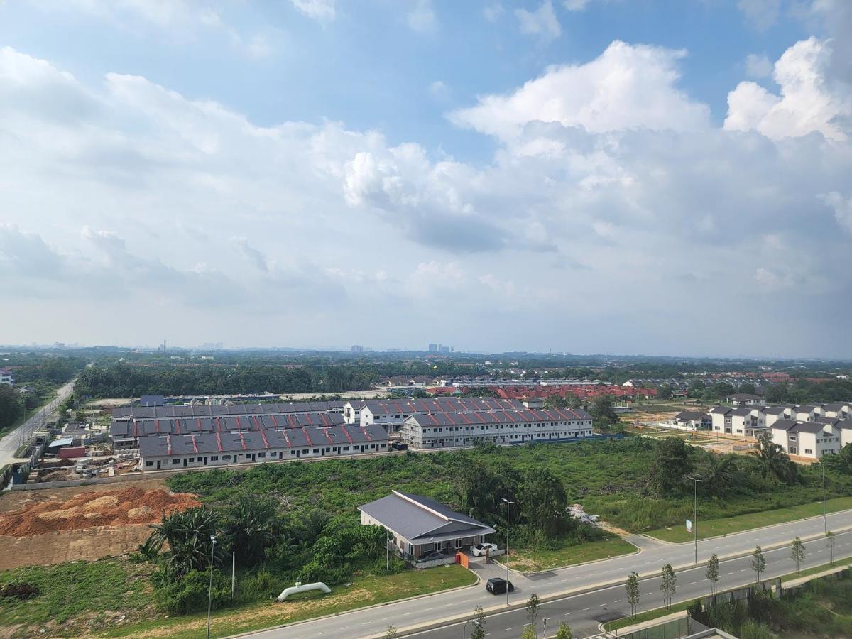 Ferienwohnung Netflix Panda House 3B2R Rimbayu Kota Kemuning With Atari Games Teluk Panglima Garang Exterior foto