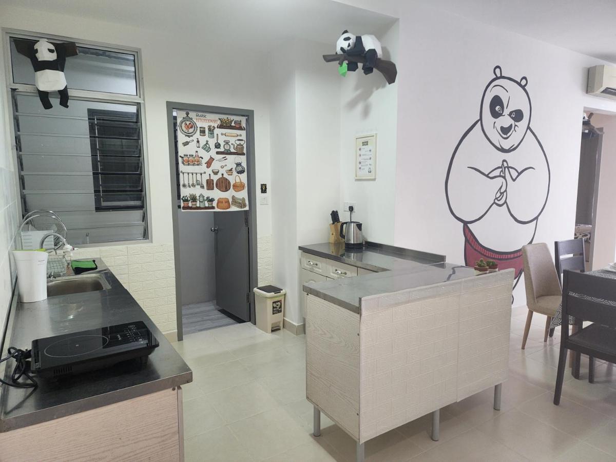 Ferienwohnung Netflix Panda House 3B2R Rimbayu Kota Kemuning With Atari Games Teluk Panglima Garang Exterior foto